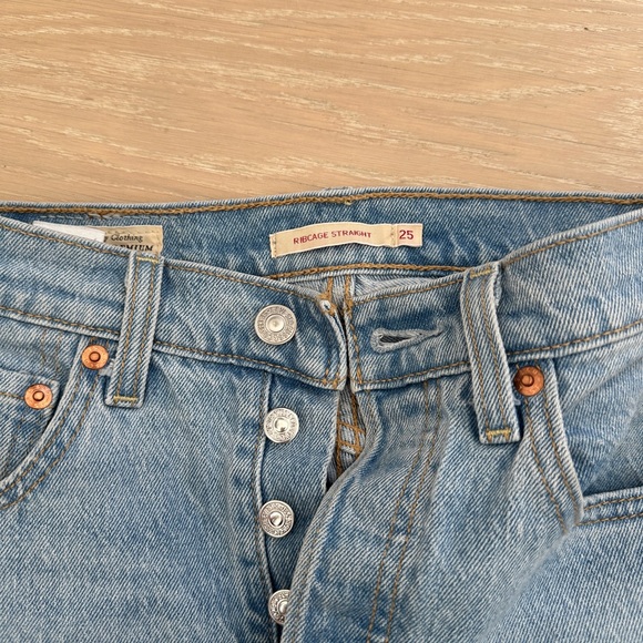 Levi's High Rise Ribcage Full Length Jeans - Picture 2 of 4